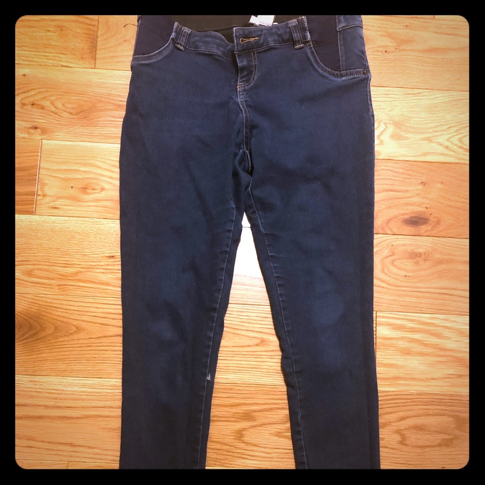 Maternity jeans that actually button! Size small